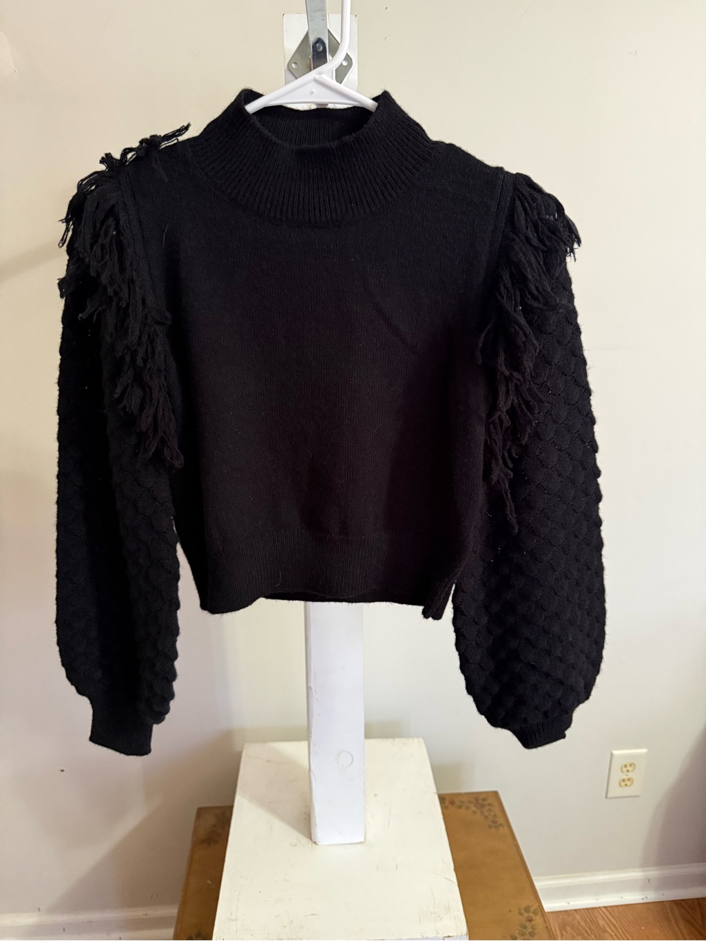 Nwt Chelsea & Violet Fringe Sweater